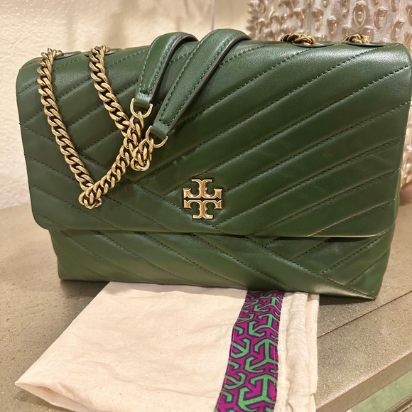 Tory Burch Kira Chevron Convertible Shoulder Bag in Green / Sycamore - Picture 9 of 14